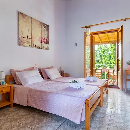Smaragdi Rooms And Studios Skopelos Town Exterior photo