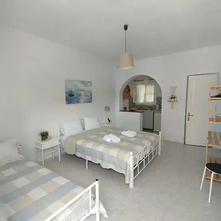 Smaragdi Rooms And Studios Skopelos Town Room photo