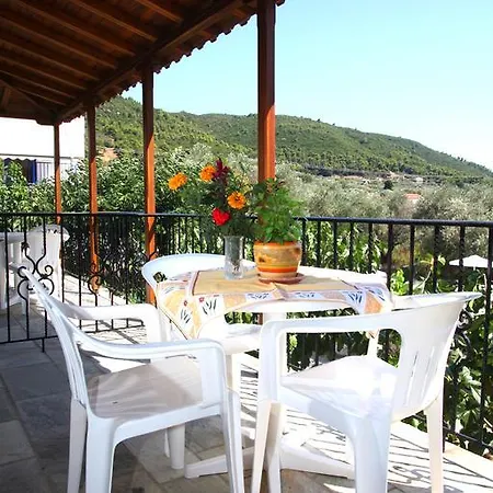 Smaragdi Rooms And Studios Skopelos Town Exterior photo