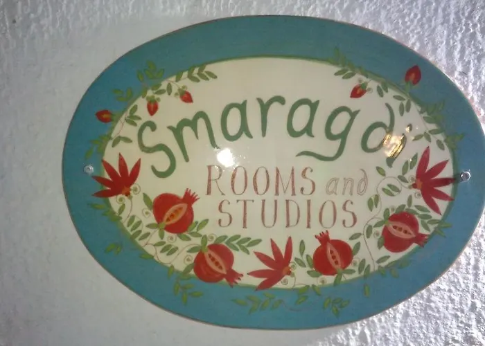 Smaragdi Rooms And Studios