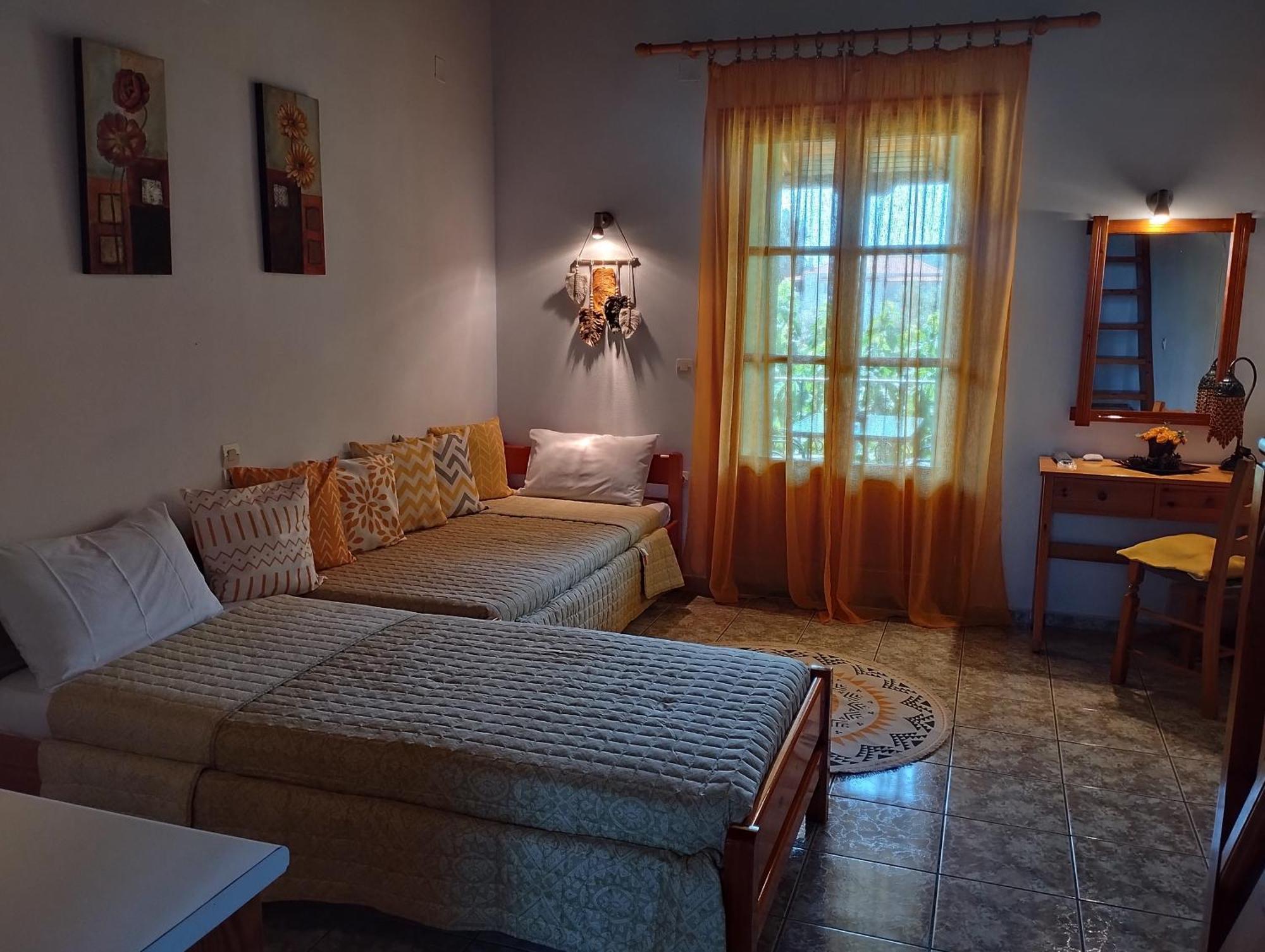Apartment Smaragdi And *