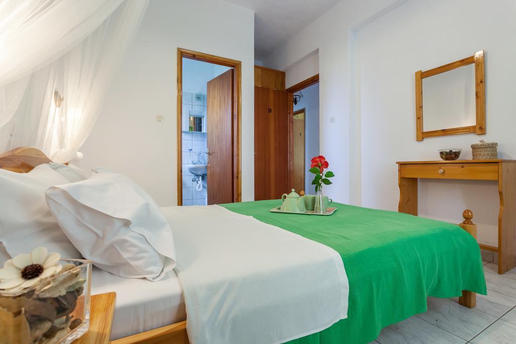 Smaragdi And Apartment Skopelos Town