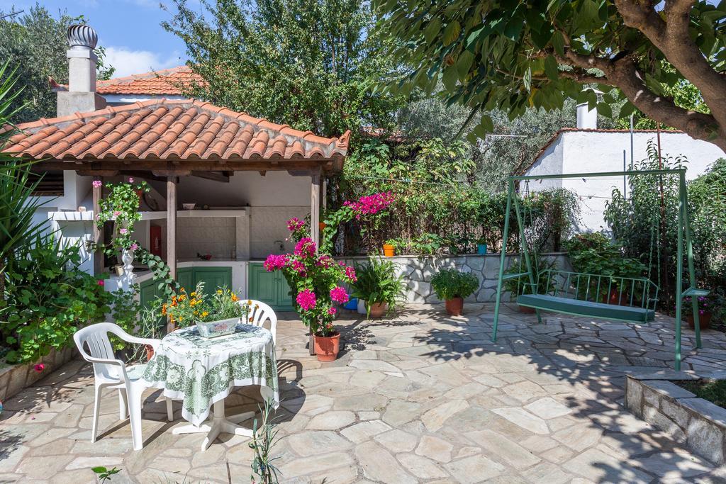 Smaragdi And * Skopelos Town